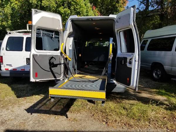 2012 Ford E350 SuperClub Wagon w/ Wheelchair Lift , Hi-Top... for sale in Kentwood, MI – photo 12