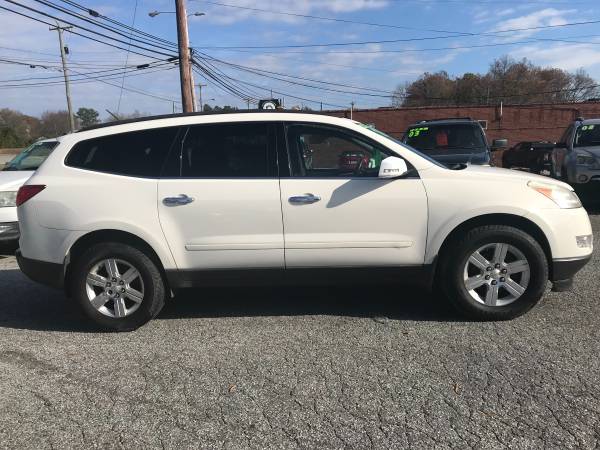 2011 CHEVROLET TRAVERSE AWD V6 AUTOMATIC 150.000 MILES - cars &... for sale in Thomasville, NC – photo 3
