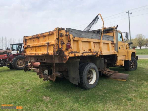 1993 Ford L9000 Dump Truck (0518) - - by dealer for sale in Shelby, MI – photo 2