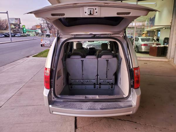2009 DODGE GRAND CARAVAN - cars & trucks - by dealer - vehicle... for sale in MILWAUKEE WI 53209, WI – photo 8