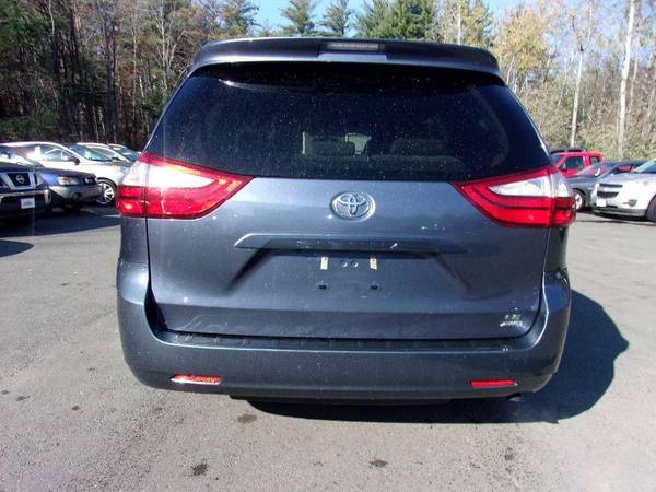 2017 Toyota Sienna LE 7 Passenger AWD 4dr Mini Van WE CAN FINANCE... for sale in Londonderry, NH – photo 4