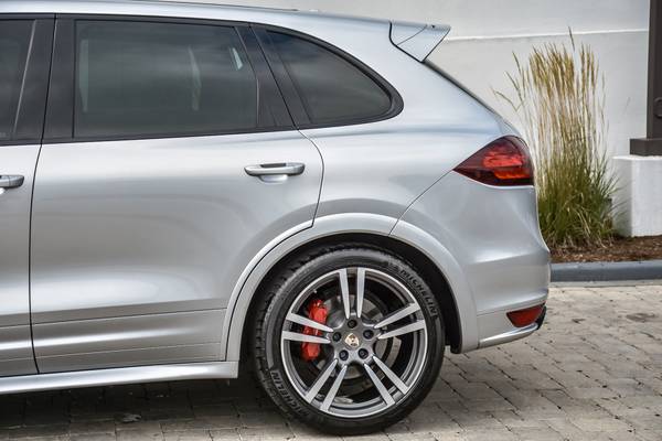 2013 Porsche Cayenne GTS hatchback Classic Silver Metallic for sale in Downers Grove, IL – photo 17