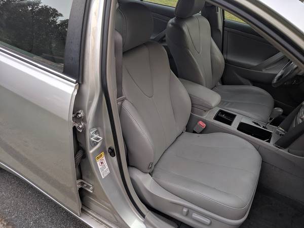 SILVER 2008 TOYOTA CAMRY HYBRID - 25 SERVICE RECORDS - LEATHER- 40 MPG for sale in Powder Springs, TN – photo 17