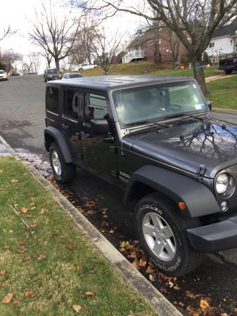 Jeep Wrangler unlimited - cars & trucks - by owner - vehicle... for sale in Kings Park, NY – photo 3