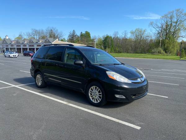 2009 Toyota Sienna XLE AWD Limietd for sale in Wappingers Falls, NY – photo 2