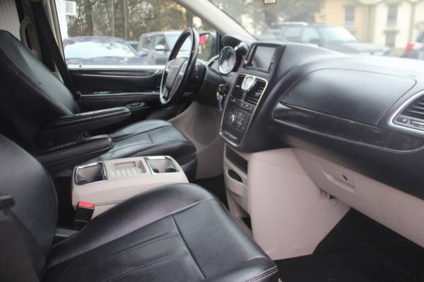 2016 Chrysler Town Country 4dr Wgn Touring - - by for sale in Trevose, PA – photo 8