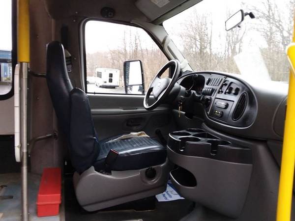 ✔ ☆☆ SALE ☛ FORD E350 WHEELCHAIR ACCESSIBLE BUS!! for sale in Boston, MA – photo 14
