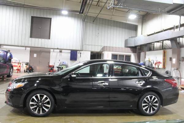 2018 Nissan Altima 2.5 SL sedan Black for sale in Benton Harbor, MI – photo 4