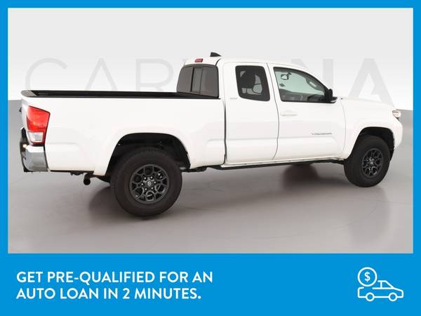 2017 Toyota Tacoma Access Cab SR5 Pickup 4D 6 ft pickup White for sale in Monterey, CA – photo 9