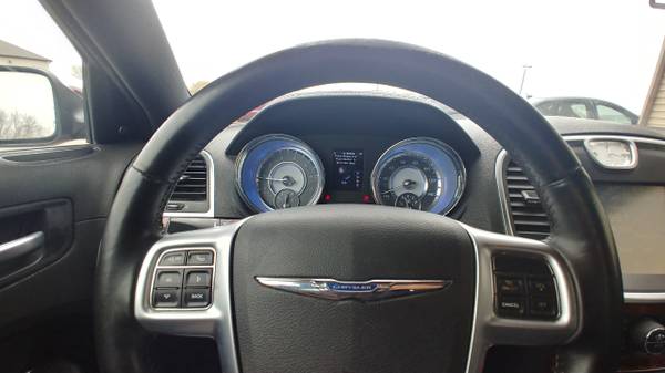 FINANCING AVAILABLE!! 2012 Chrysler 300 4dr Sdn V6 Limited RWD for sale in Chesaning, MI – photo 8