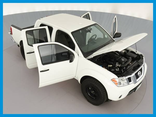 2018 Nissan Frontier Crew Cab SV Pickup 4D 5 ft pickup White for sale in Saint Joseph, MO – photo 21