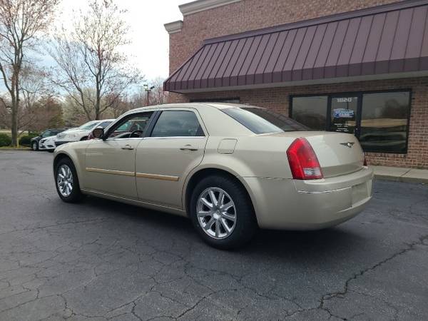 2007 Chrysler 300 Signature - - by dealer - vehicle for sale in High Point, NC – photo 3