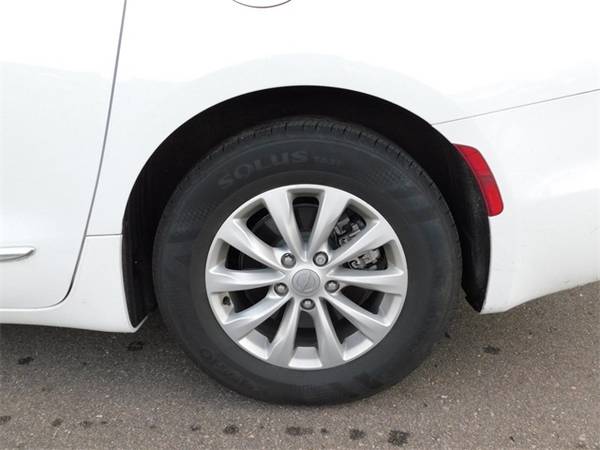 2018 Chrysler Pacifica Touring L Plus mini-van - BAD CREDIT OK! for sale in Southfield, MI – photo 24