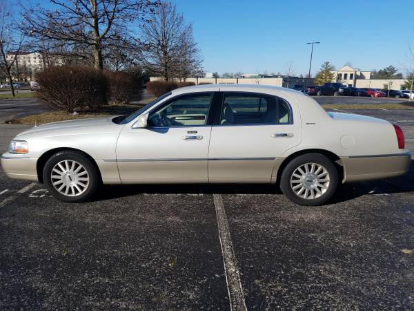 2004 Lincoln Town Car - cars & trucks - by owner - vehicle... for sale in Louisville, KY – photo 4