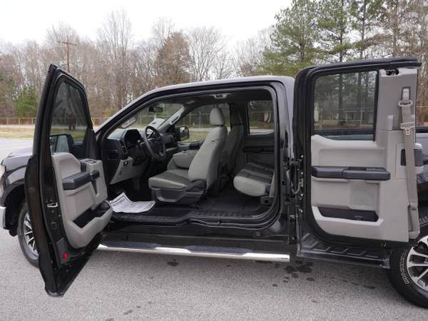 2017 Ford F150 Super Cab XLT Pickup 4D with 50k 4x4 for sale in Greenville, SC – photo 19