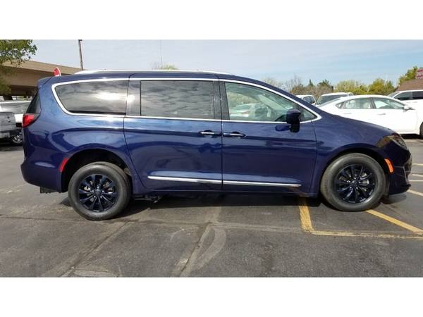 Wheelchair Mobility 2018 Chrysler Pacifica - FREE SHIPPING - cars & for sale in Wichita, GA – photo 4