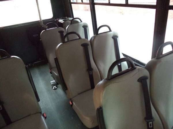 2007 Chevrolet 3500 Handicap Wheelchair Assesessable Mini Bus 85k -... for sale in Chicago, IL – photo 12