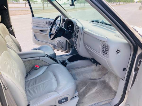 2001 Chevy Blazer LOW MILES ONLY 32KMILES VERY CLEAN - cars & for sale in San Antonio, TX – photo 17