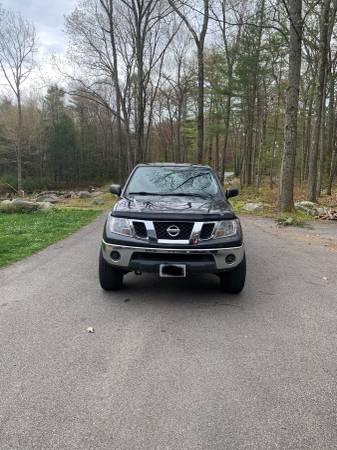 2010 Nissan Frontier 4x4 with ARE cap for sale in Hampton, NH – photo 9