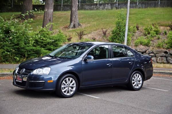 2010 Volkswagen Jetta SEL PZEV 4dr Sedan 6A - - by for sale in Tacoma, OR – photo 2