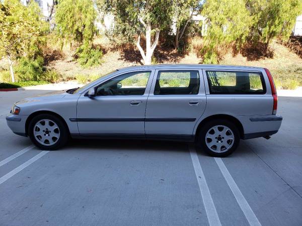 2002 Volvo V70 2.4T Clean Title - cars & trucks - by dealer -... for sale in La Habra, CA – photo 3