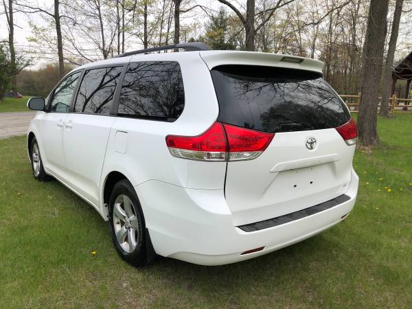 2011 TOYOTA SIENNA LE 1OWNER CLEAN CARFAX ( SOLD ) - cars & for sale in Hyde Park, NY – photo 3