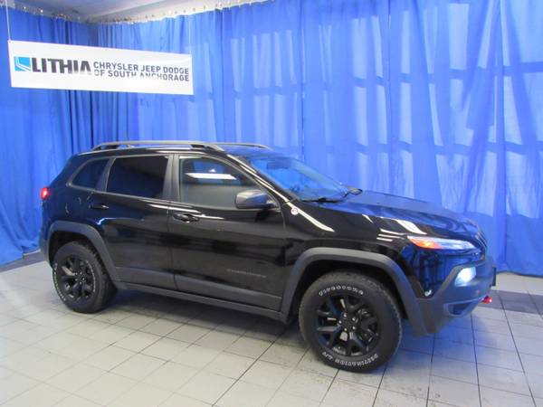 2018 Jeep Cherokee Trailhawk 4x4 - cars & trucks - by dealer -... for sale in Anchorage, AK – photo 3