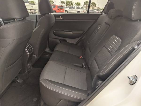 2018 Kia Sportage LX SKU: J7468004 SUV - - by dealer for sale in Corpus Christi, TX – photo 18