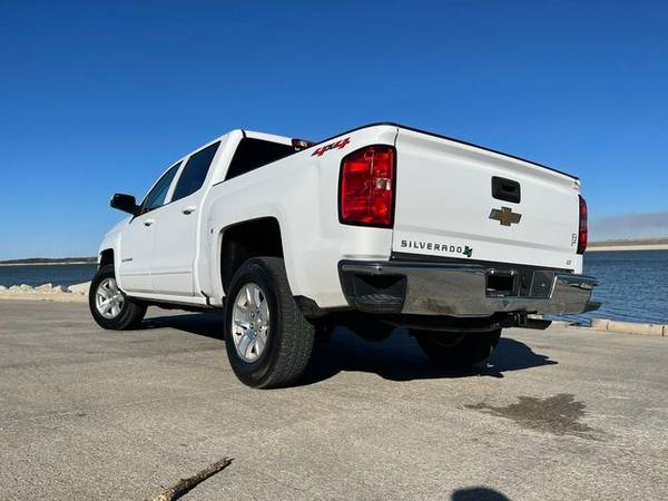 2018 Chevrolet Silverado 1500 Crew Cab - Financing Available! - cars... for sale in Junction City, KS – photo 18