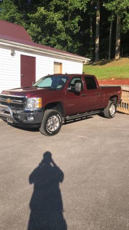 2013 Chevy 2500 HD Low Miles! - cars & trucks - by owner - vehicle... for sale in Abingdon, VA – photo 6