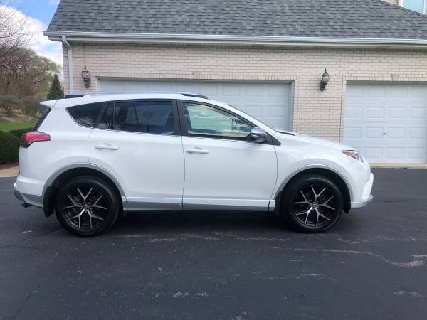 2016 Toyota Rav4 SE Awd 23k miles 1 owner for sale in Crystal Lake, IL – photo 8