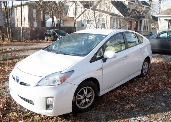 Toyota Prius II 2010 White - cars & trucks - by owner - vehicle... for sale in Lansing, MI – photo 8
