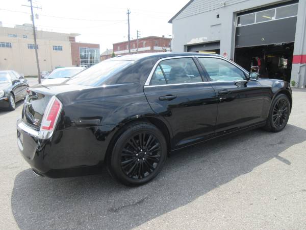 ** 2014 CHRYSLER 300 S AWD- LOADED! NAV! PREMIUM! GUARANTEED FINANCE! for sale in Lancaster, PA – photo 6