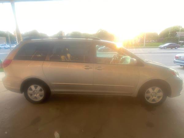 2004 TOYOTA SIENNA - cars & trucks - by dealer - vehicle automotive... for sale in MILWAUKEE WI 53209, WI – photo 8
