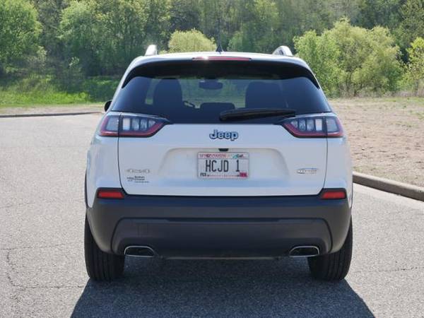 2019 Jeep Cherokee Latitude Plus for sale in Hudson, MN – photo 9