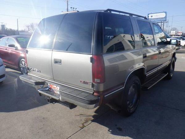 1998 GMC Yukon - cars & trucks - by dealer - vehicle automotive sale for sale in Des Moines, IA – photo 2