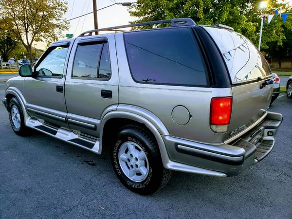 1998 CHEVY BLAZER, 4X4, EXCELLENT CONDITION+ FREE 3 MONTHS WARRANTY! for sale in Front Royal, VA – photo 2