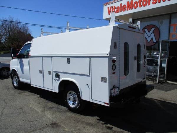 2014 Chevrolet Express Commercial Cutaway 3500 ENCLOSED UTILITY for sale in south amboy, ME – photo 3