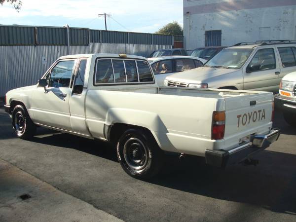 1985 TOYOTA PICKUP TRUCK 141K 5 SPEED LIKE TACOMA HILUX MUST SEE!! -... for sale in Los Angeles, CA – photo 6