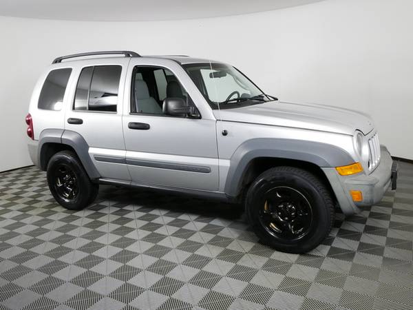 2006 Jeep Liberty Sport - - by dealer - vehicle for sale in Inver Grove Heights, MN – photo 11