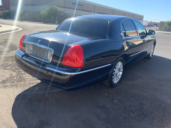 2004 Lincoln town car signature (clean tittle) - cars & trucks - by... for sale in Phoenix, AZ – photo 4