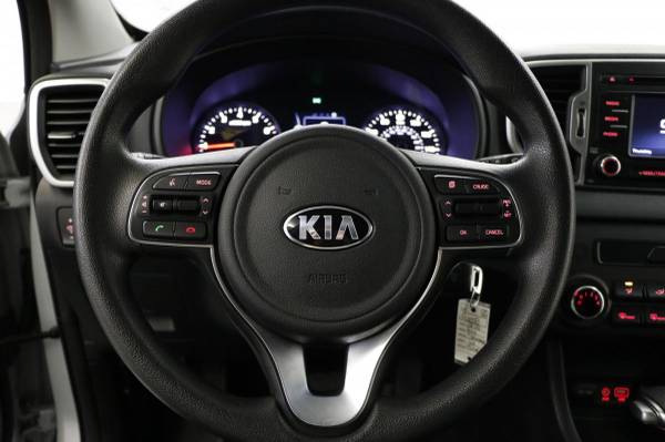 5 Passenger! CAMERA! BLUETOOTH! 2018 Kia SPORTAGE LX AWD SUV for sale in clinton, OK – photo 6