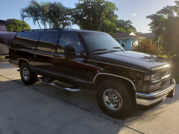 1994 Chevy Suburban 2500 - cars & trucks - by owner - vehicle... for sale in Vero Beach, FL – photo 3