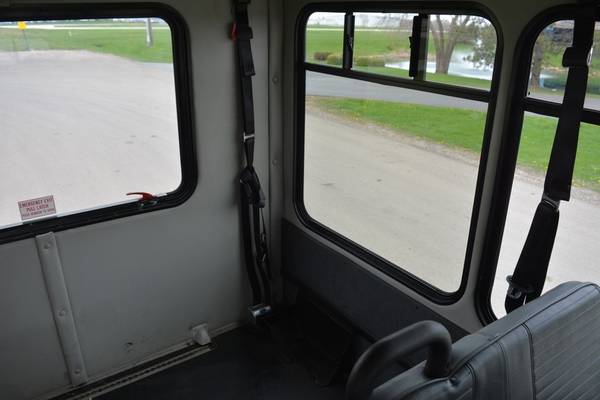 2014 Ford E-350 10 Passenger Paratransit Shuttle Bus for sale in Crystal Lake, OH – photo 17