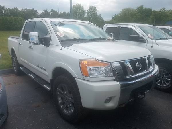 2012 Nissan Titan SL - - by dealer - vehicle for sale in BLUE SPRINGS, MO – photo 4