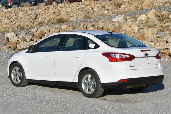 2013 *Ford* *Focus* *SE* - cars & trucks - by dealer - vehicle... for sale in Naugatuck, CT – photo 3