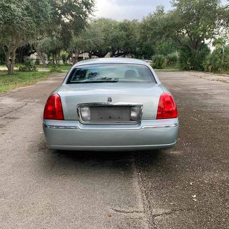 2007 LINCOLN TOWN CAR SIGNATURE $4,200 176089 MILES - cars & trucks... for sale in Fort Myers, FL – photo 11