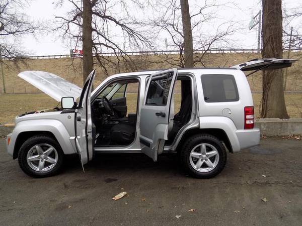 2009 Jeep Liberty 4WD 4dr Rocky Mountain - - by dealer for sale in Norton, OH – photo 19