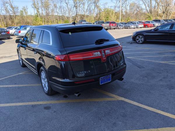 2010 Lincoln MKT - cars & trucks - by dealer - vehicle automotive sale for sale in Evansdale, IA – photo 6