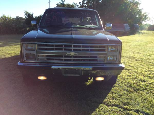 1988 Chevy Suburban 4x4 (Square Body) for sale in Fort Worth, TX – photo 3